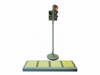 Электрифицированная модель транспортного и пешеходного светофоров на стойке и основании с "Виртуальным учителем" и с панелью образцами тактильной тротуарной плитки для слепых и слабовидящих пешеходов - fgospostavki.ru - Королёв