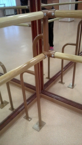 Кронштейн напольный угловой (двухрядный) - fgospostavki.ru - Королёв