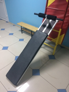 Доска для пресса навесная на шведскую стенку с двумя валиками (длина 1,5 метра) - fgospostavki.ru - Королёв