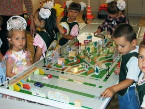 Настольно-напольная игра (магнитно-маркерный макет) "Азбука дорог" с комплектом тематических магнитов - fgospostavki.ru - Королёв