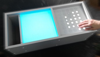 Интерактивный стол «Малыш», совмещенный со столом для рисования песком и с кармашком для песка - fgospostavki.ru - Королёв